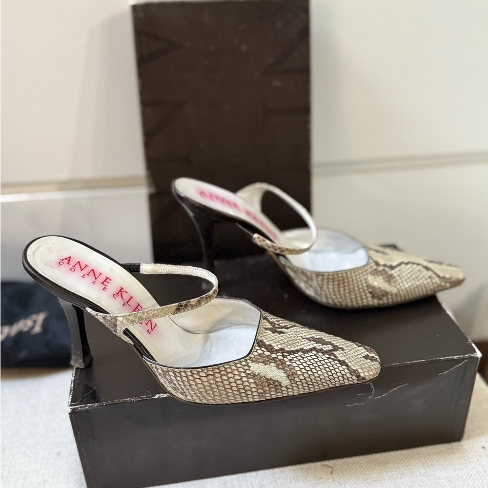 Anne Klein Tan and Cream Patterned Heels
